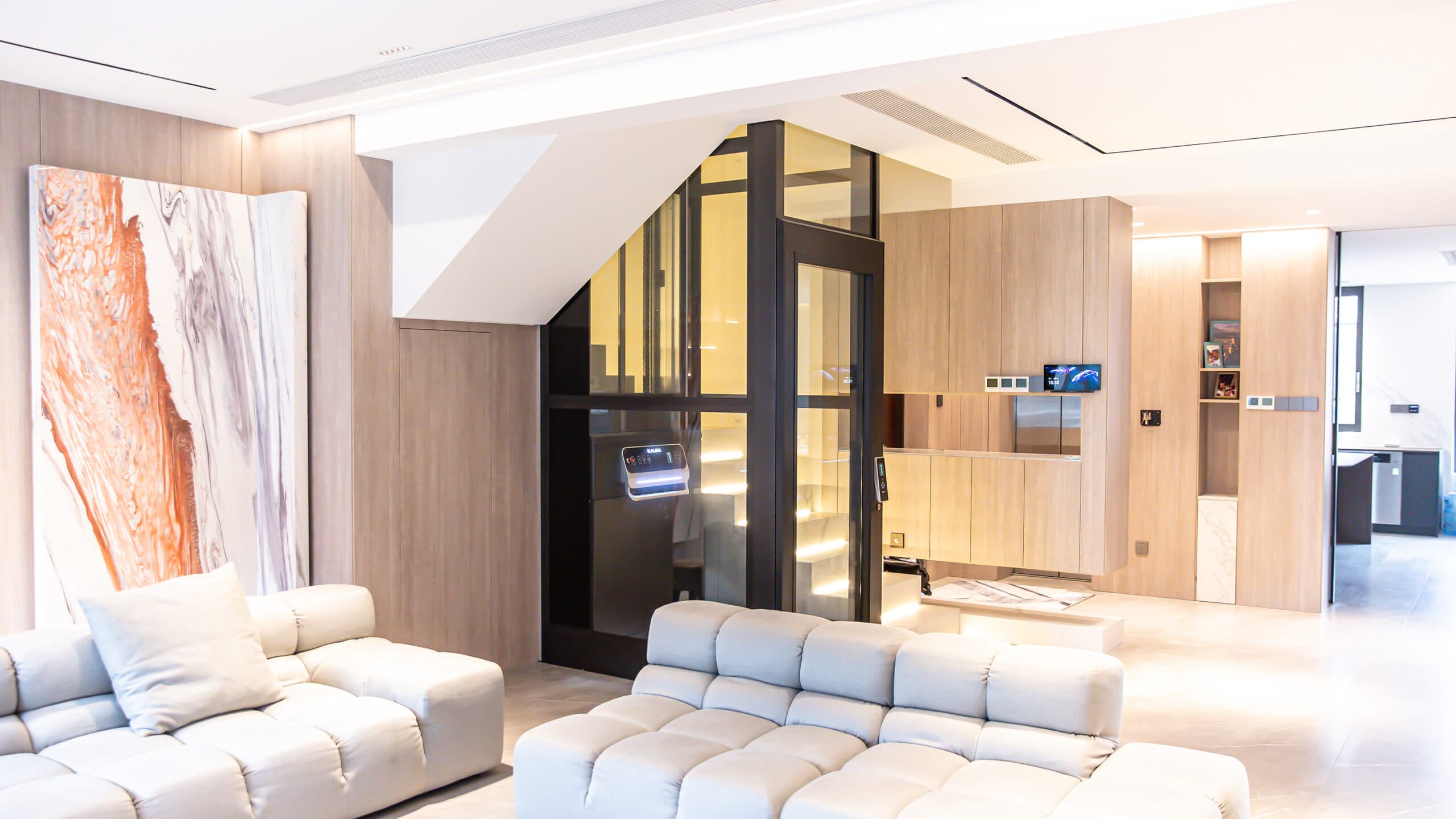 Kalea Kosmos platform elevator in a private home